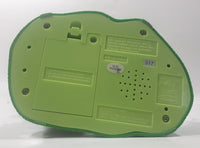 2003 ThinkTek Vicaom Nickelodeon Dora The Explorer Dora and Boots Plastic Singing Alarm Clock