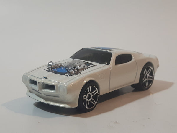 2007 Hot Wheels '70 Pontiac Firebird White Die Cast Toy Muscle Car Vehicle