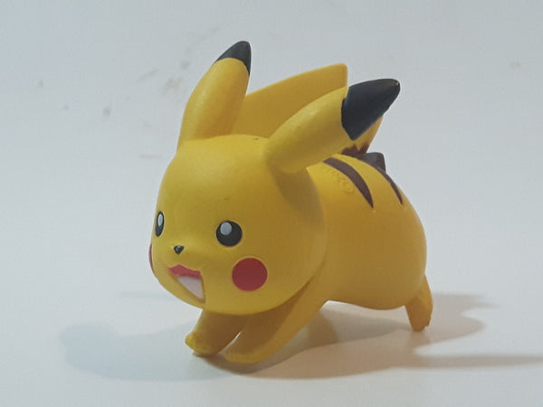 2015 Tomy Nintendo Pokemon Pikachu 1 1/2" Long PVC Toy Figure