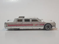 1991 Hot Wheels Limozeen White Die Cast Toy Car Limousine Limo Vehicle