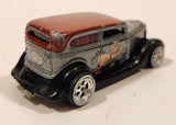 2013 Hot Wheels Pop Culture: The Muppets '34 Ford Sedan Grey and Maroon Die Cast Toy Car Vehicle