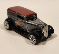 2013 Hot Wheels Pop Culture: The Muppets '34 Ford Sedan Grey and Maroon Die Cast Toy Car Vehicle