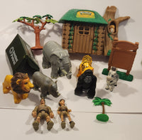 Animal World Veterinary Hut People, Animals, Trees, Tent Plastic Toy Play Set