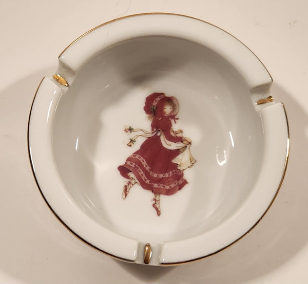 Vintage 1981 Designers Collection Holly Hobbie A Christmas Keepsake Genuine Porcelain Cigarette Ashtray Made Japan