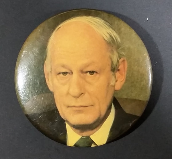 1981 René Lévesque Leader and Premier of Parti Quebecois Re-Election Campaign Button Pin - Treasure Valley Antiques & Collectibles