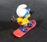 1997 Schleich Germany Peyo Puffo Smurf Snowboarder 2 3/8" PVC Figurine - Made in Portugal