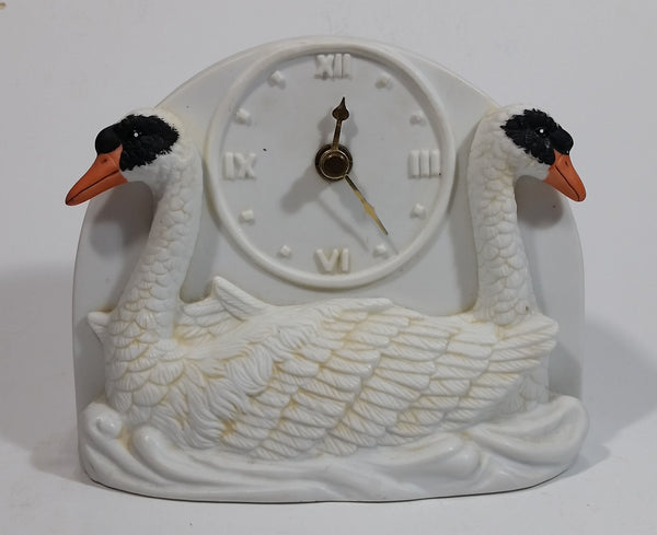 Rare 1985 Willitts Designs Romantic Swan Couple #5201 Ceramic Bird Clock Made in Taiwan