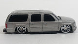 Maisto 2001 Chevrolet Suburban Silver Die Cast Toy Car SUV Vehicle