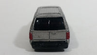 Maisto 2001 Chevrolet Suburban Silver Die Cast Toy Car SUV Vehicle