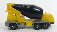 1995 Hot Wheels Oshkosh Cement Mixer Yellow & Black Die Cast Toy Truck Construction Vehicle