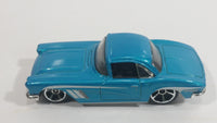 2013 Hot Wheels Showroom Corvette 60th 1962 Corvette Metalflake Aqua Blue Green Die Cast Toy Classic Car Vehicle