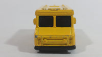 Maisto Panel Van Extreme Vertical Ramps Skateboarding Van Yellow Die Cast Toy Car Vehicle