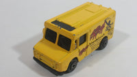 Maisto Panel Van Extreme Vertical Ramps Skateboarding Van Yellow Die Cast Toy Car Vehicle