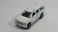 Motor Max Super Wheels 2000 Chevrolet Suburban No. 6030 White Die Cast Toy Car SUV Vehicle