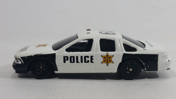 Yatming Chevy Caprice No. 823 Police Officer Cop #19 White Black Die Cast Toy Car Emergency Rescue Vehicle