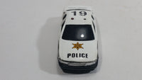 Yatming Chevy Caprice No. 823 Police Officer Cop #19 White Black Die Cast Toy Car Emergency Rescue Vehicle