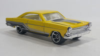 2010 Hot Wheels Muscle Mania '66 Ford Fairlane GT Yellow Die Cast Toy Muscle Car Vehicle