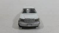 1992 Road Champs Deluxe Series Airport Limousine White Die Cast Toy Car Vehicle With Opening Doors and Sliding Sunroof