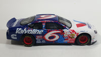 1998 Racing Champions Ford Taurus Cummins Nascar #6 Valvoline Mark Martin White Blue Toy Race Car Vehicle 1:24 Scale