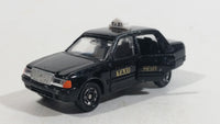 Tomica Tomy Toyota Crown Comfort Taxi 1/63 Scale No. 51 Black Die Cast Toy Car Vehicle with Opening Driver Side Rear Door