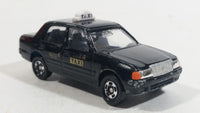 Tomica Tomy Toyota Crown Comfort Taxi 1/63 Scale No. 51 Black Die Cast Toy Car Vehicle with Opening Driver Side Rear Door