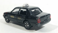 Tomica Tomy Toyota Crown Comfort Taxi 1/63 Scale No. 51 Black Die Cast Toy Car Vehicle with Opening Driver Side Rear Door