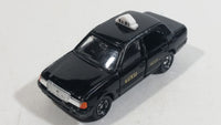 Tomica Tomy Toyota Crown Comfort Taxi 1/63 Scale No. 51 Black Die Cast Toy Car Vehicle with Opening Driver Side Rear Door