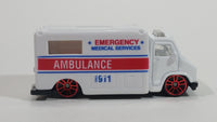 Maisto Ambulance White Die Cast Toy Emergency Response Rescue Vehicle