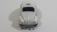 2006 Matchbox City Transport Volkswagen Beetle Taxi White Die Cast Toy Car Vehicle