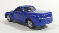 Maisto 2000 Chevrolet SSR Truck Blue Die Cast Toy Car Vehicle