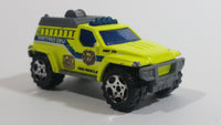 2005 Matchbox Fire 2 4x4 Fire Truck Fluorescent Yellow Die Cast Toy Emergency Rescue Firefighting Vehicle