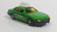 2012 Matchbox Airport Ground Crew 2006 Ford Crown Victoria Taxi Cab Green Die Cast Toy Car Vehicle