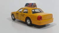 Shing Fat Welcome to N.Y.C. Yellow Taxi Cab Pullback Friction Motorized Die Cast Toy Car Vehicle with Opening Doors 1/40 Scale