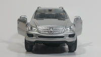 New Ray 2006 Mercedes-Benz M-Class Silver 1/32 Scale Die Cast Toy Car Sport Utility Vehicle with Opening Doors