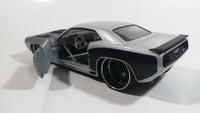 2006 Hot Wheels '71 Plymouth Barracuda Silver Grey and Black 1/24 Scale Die Cast Toy Muscle Car Vehicle