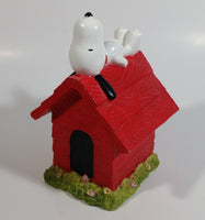 UFS United Features Syndicate Peanuts Snoopy Character Red Dog House Heavy Resin Coin Bank Cartoon Collectible