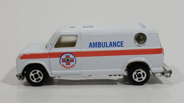 Unknown Brand Ambulance Rescue Van 05 White Die Cast Toy Car Emergency Medic Vehicle