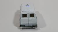 Unknown Brand Ambulance Rescue Van 05 White Die Cast Toy Car Emergency Medic Vehicle