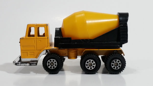 Tootsietoys Construction Equipment Cement Mixer Truck Die Cast Toy Car Vehicle