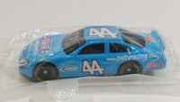 2001 Hot Wheels Bugles NASCAR www.pettyracing.com Dodge Intrepid Richard Petty #44 Die Cast Toy Race Car Vehicle New in Package