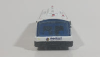 Globe Ground North America White Airport Bus Die Cast Toy Car Vehicle