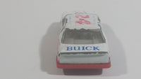 Maisto Buick LeSabre Stock Car #24 White and Red Die Cast Toy Race Car Vehicle