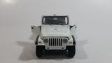 Maisto 2003 Jeep Wrangler Rubicon 1/35 Scale White Die Cast Toy Car Vehicle with Opening Doors and Hood