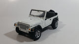 Maisto 2003 Jeep Wrangler Rubicon 1/35 Scale White Die Cast Toy Car Vehicle with Opening Doors and Hood