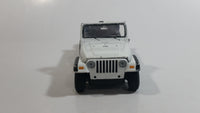 Maisto 2003 Jeep Wrangler Rubicon 1/35 Scale White Die Cast Toy Car Vehicle with Opening Doors and Hood