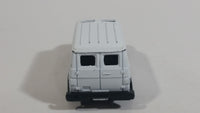 Mini Toys Universal Air Lines White Van Die Cast Toy Car Vehicle - Missing the front Wheels