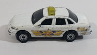 2002 Matchbox Ford Crown Victoria Police Cops White Die Cast Toy Car Vehicle McDonald's Happy Meal