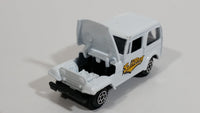 Welly No. 3333 Jeep CJ-7 White "SunRay" Die Cast Toy Car Vehicle with Opening Hood