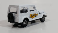 Welly No. 3333 Jeep CJ-7 White "SunRay" Die Cast Toy Car Vehicle with Opening Hood