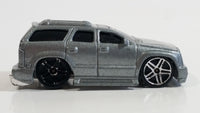 2003 Hot Wheels Cadillac Escalade Metalflake Silver Die Cast Toy Car Luxury SUV Vehicle